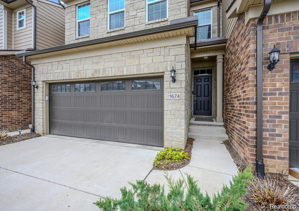 1674 Addison Circle, Walled Lake, MI 48390 — Photo 2