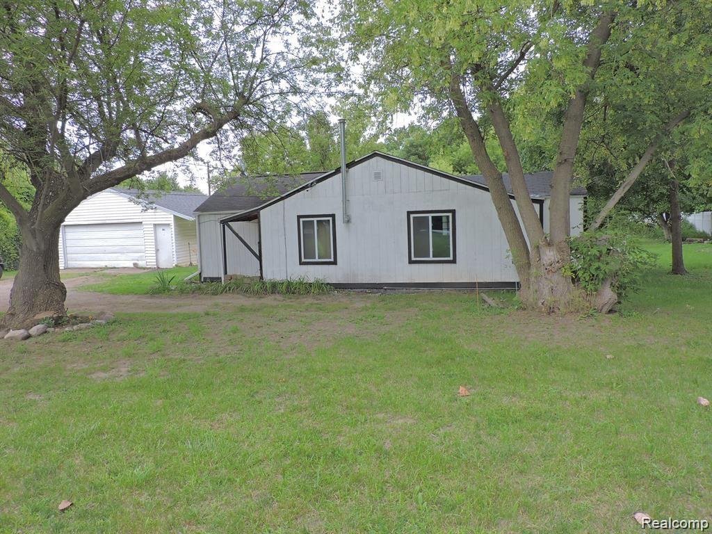 821 S MILL Street E, Clio, MI 48420 — front exterior