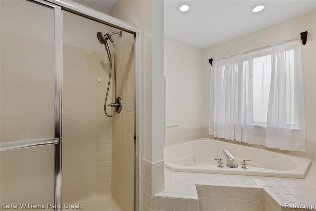 7537 Waterfall Drive, Grand Blanc, MI 48439 — Photo 19