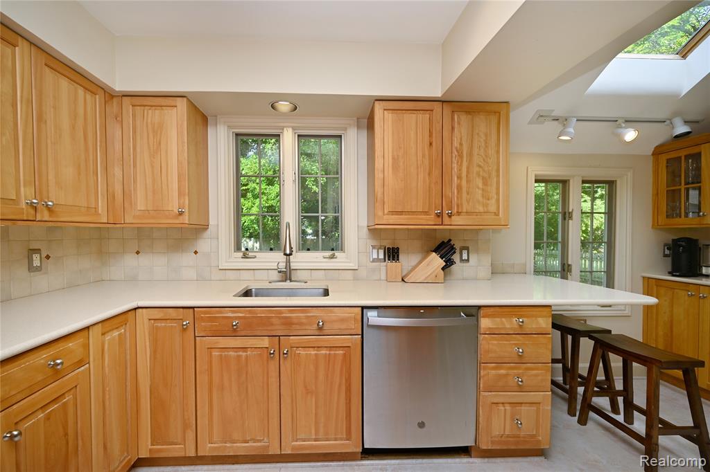 465 Kimberly Street, Birmingham, MI 48009 — Photo 12