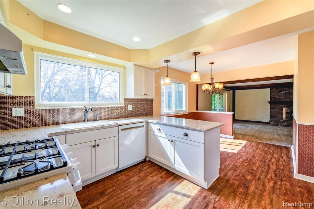 42807 SAXONY Road, Canton, MI 48187 — Photo 20