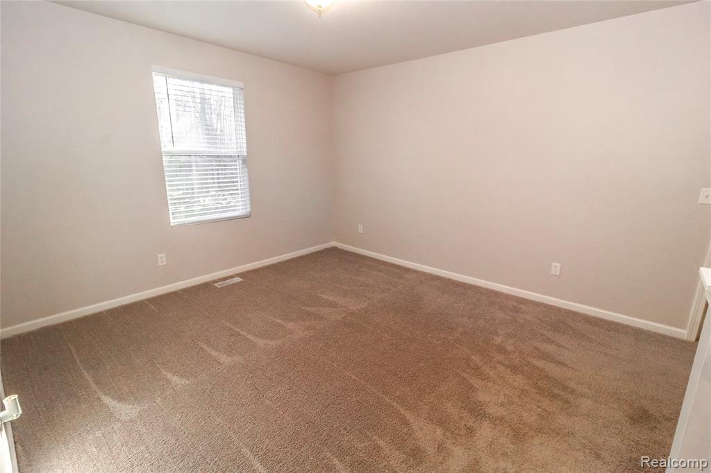 1466 Luxington Drive, Lapeer, MI 48446 — Photo 27