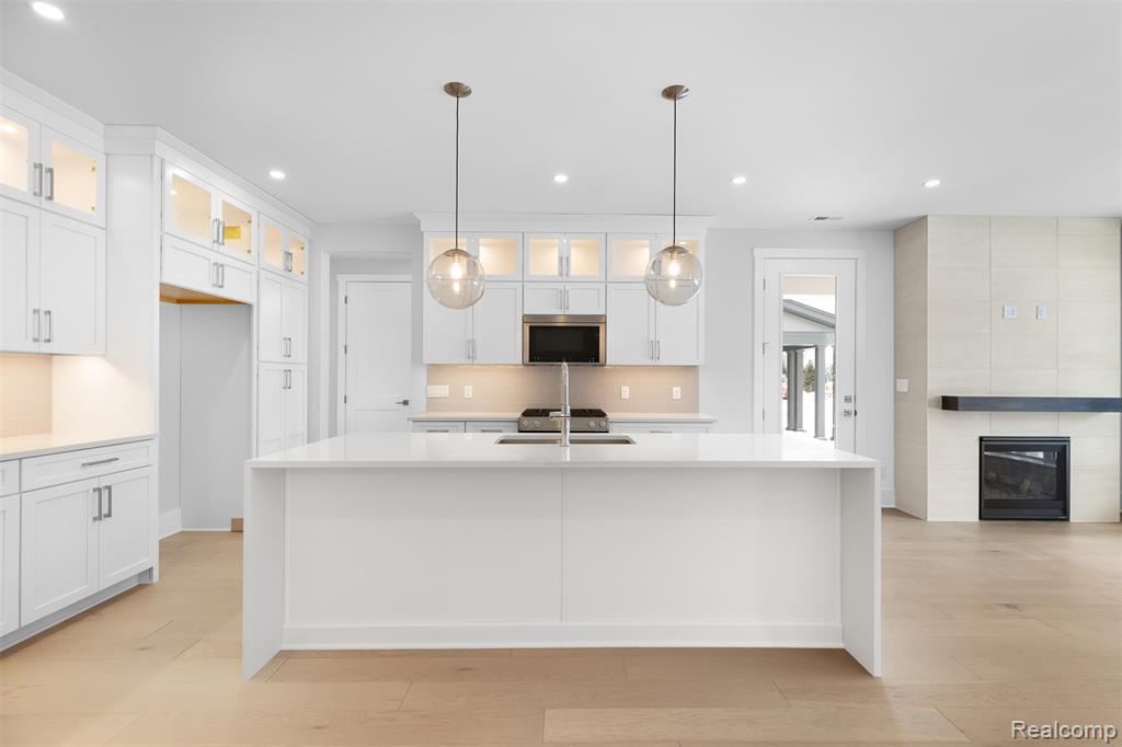 106 Apaloosa, Northville, MI, 48167