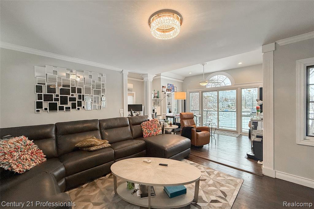 910 W Pine Tree Road W, Lake Orion, MI 48362 — Photo 13
