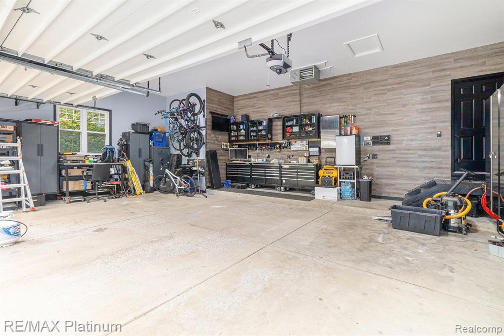 1055 WOODVALE, Milford, MI 48381 — Photo 27