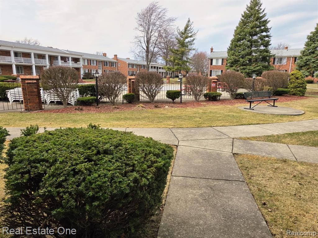 29364 HOOVER Road, Warren, MI 48093 — Photo 20