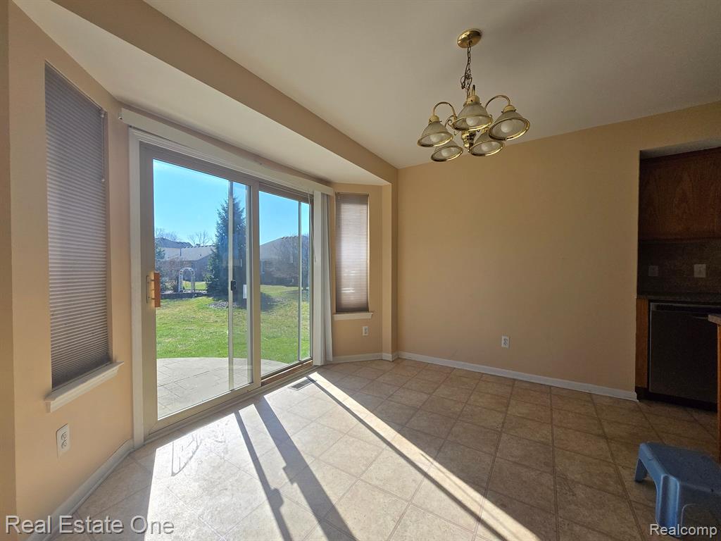 42510 PINEHURST Drive, Clinton Twp, MI 48036 — Photo 10