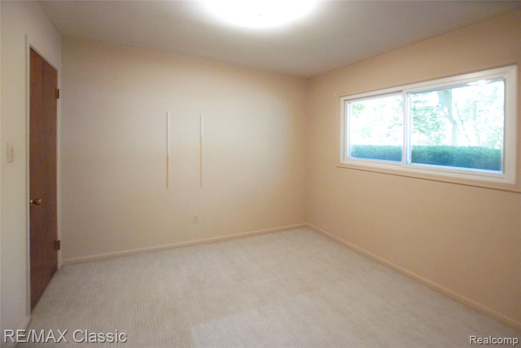 4836 Sundew Street, Commerce Twp, MI 48382 — Photo 20