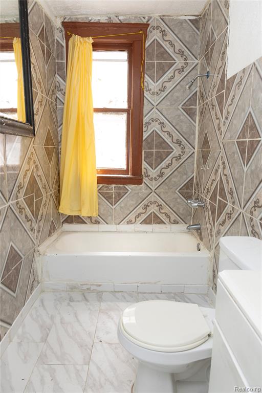 2441 Holbrook Street, Hamtramck, MI 48212 — Photo 10