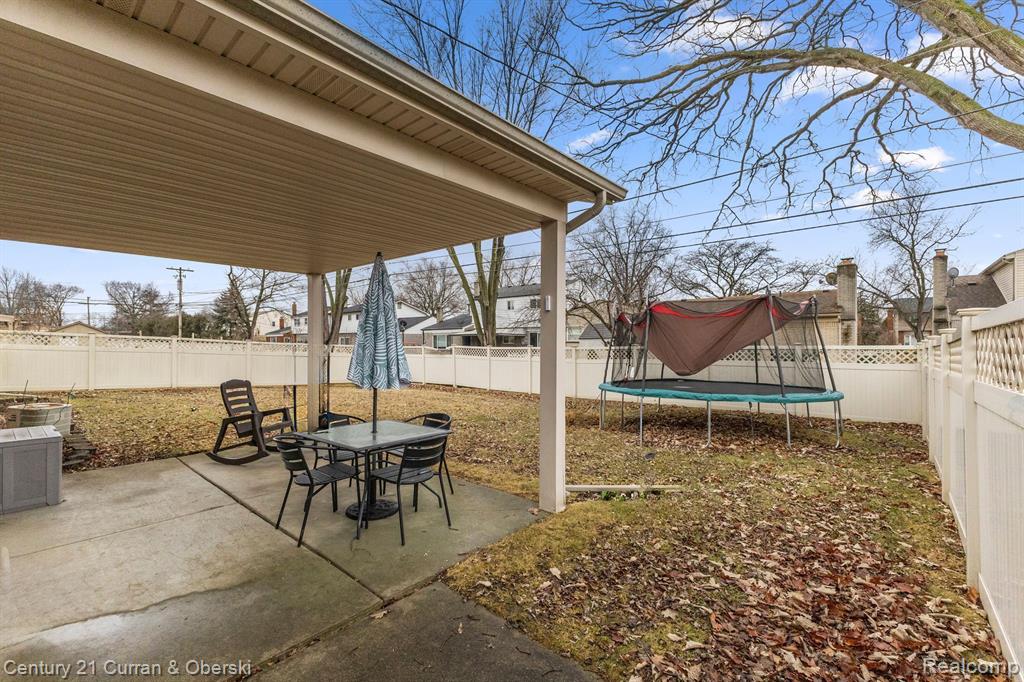 663 BERWYN Street, Dearborn Heights, MI 48127 — Photo 40
