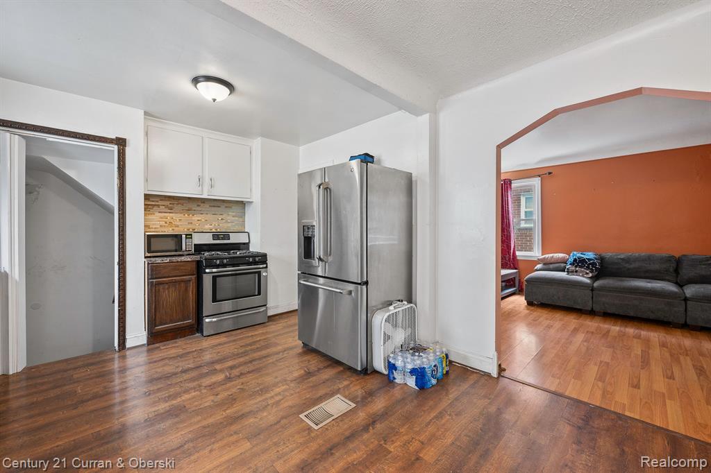 6731 ARCHDALE Street, Detroit, MI 48228 — Photo 8