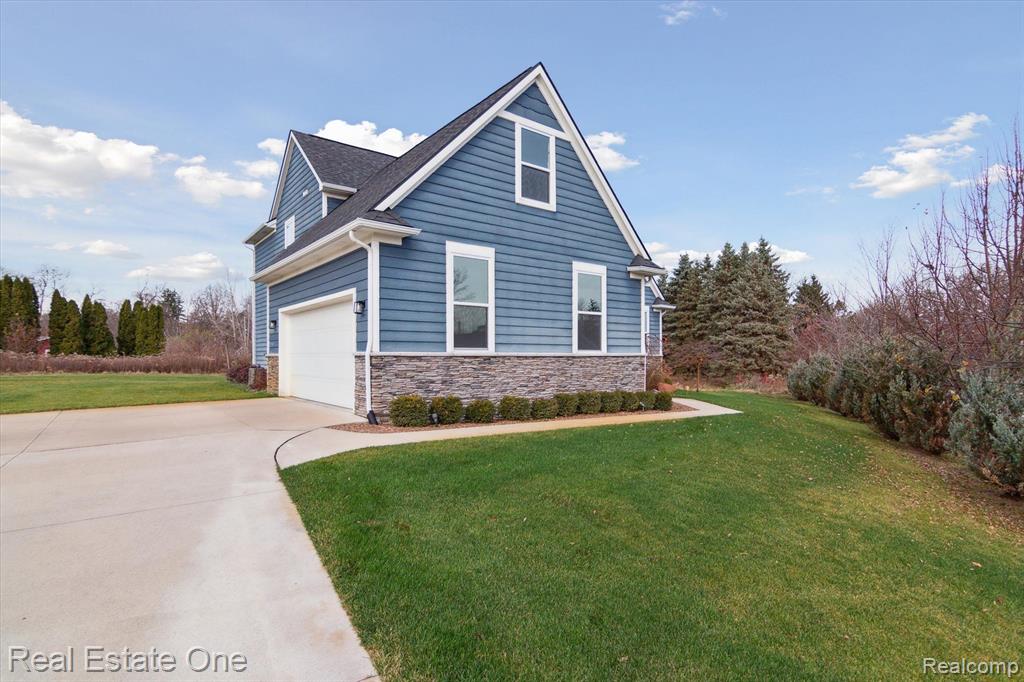 603 BRAXWOOD Place, Milford, MI 48381 — Photo 2