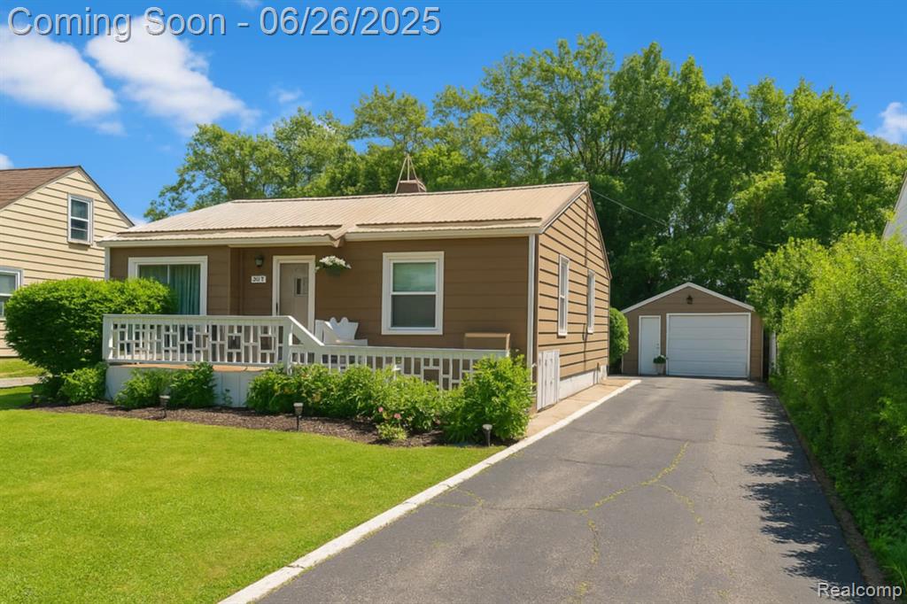 607 Chalmers Street, Flint, MI 48503 — Photo 2