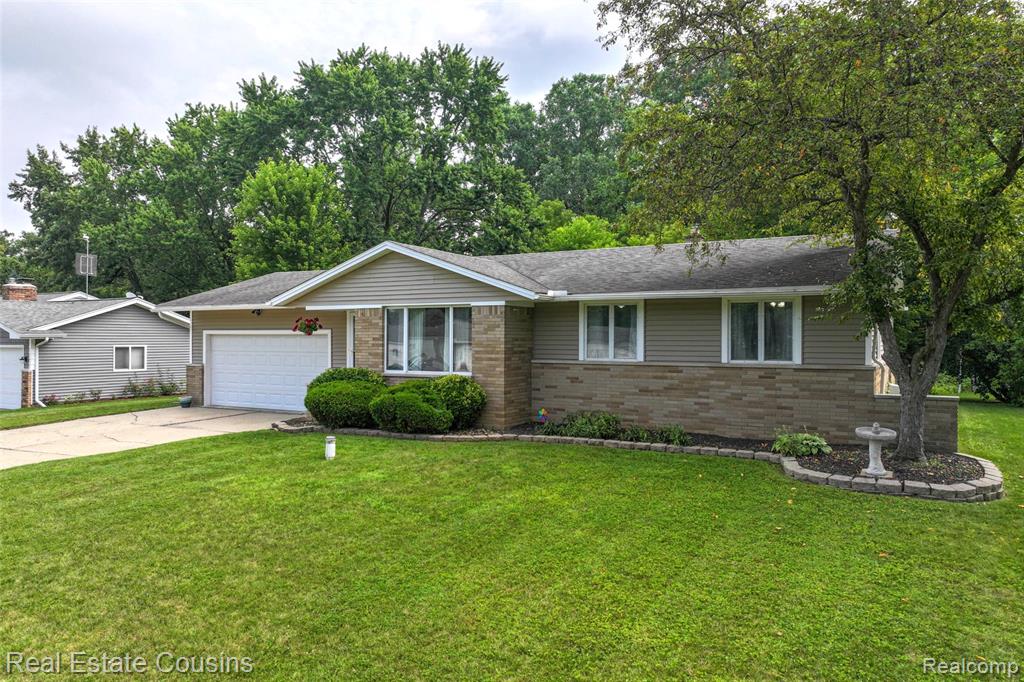 8419 Belle Bluff Drive, Grand Blanc, MI 48439 — Photo 34