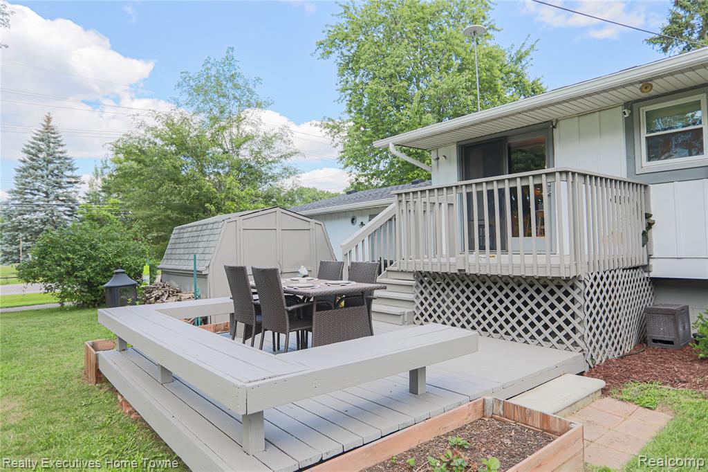 2687 Los Angeles Drive, Wolverine Lake, MI 48390 — Photo 49