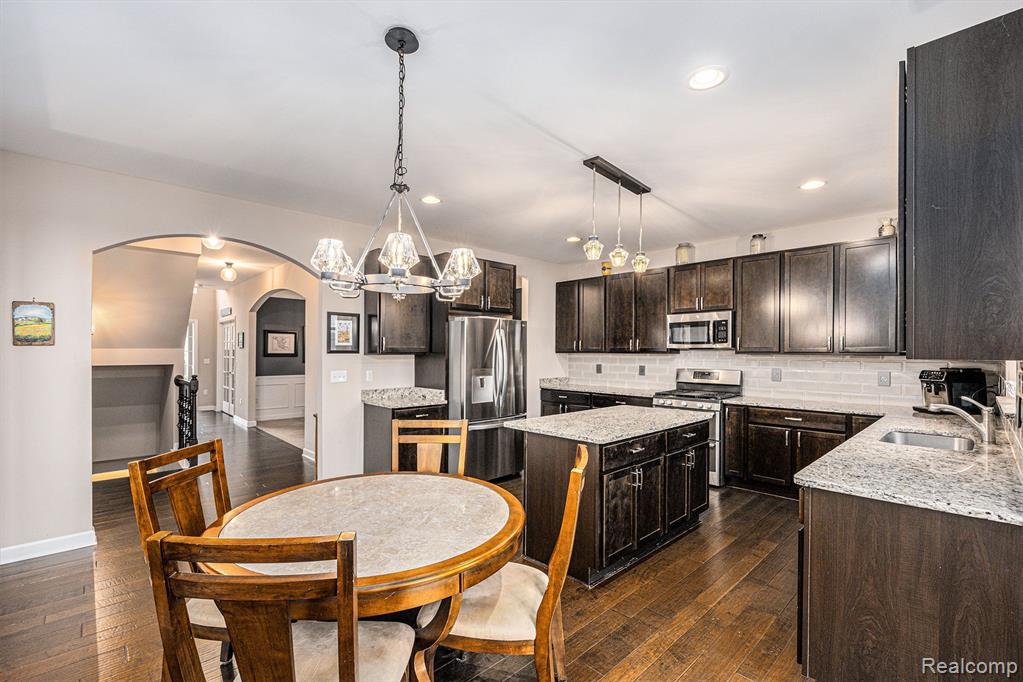 4846 E Stonegate Circle, Lake Orion, MI — Photo 5