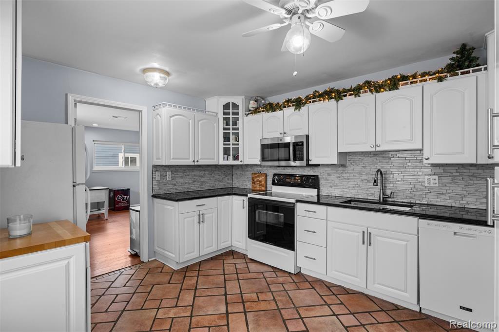 6404 Richalle Street, Brighton, MI 48116 — Photo 11