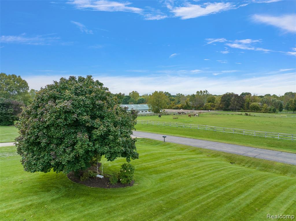 190 Sequoia Lane, Leonard, MI 48367 — Photo 58