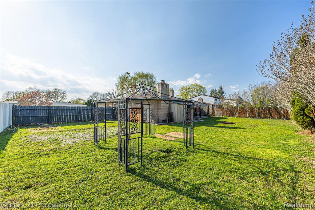 38106 Rockhill Street, Clinton Twp, MI 48036 — Photo 36