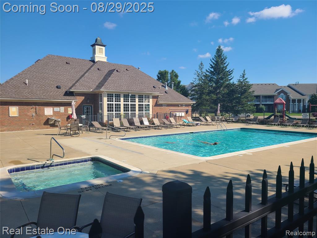 16010 Morningside, 226, Northville, MI 48168 — Photo 2