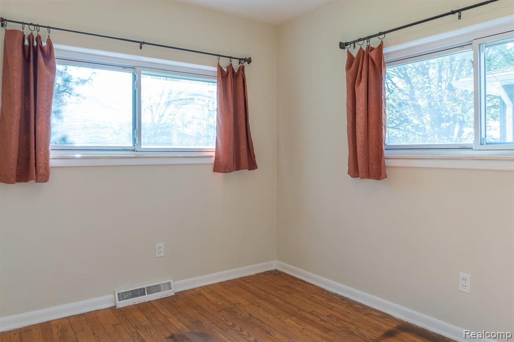 2546 CARLTON Drive, Ann Arbor, MI 48108 — Photo 21