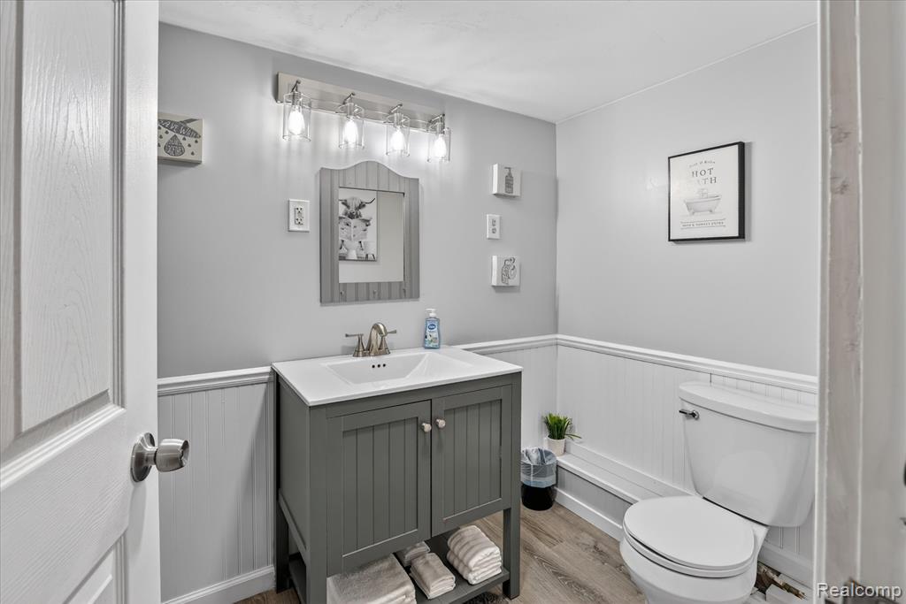986 Pine Road, Bay City, MI 48706 — Photo 27