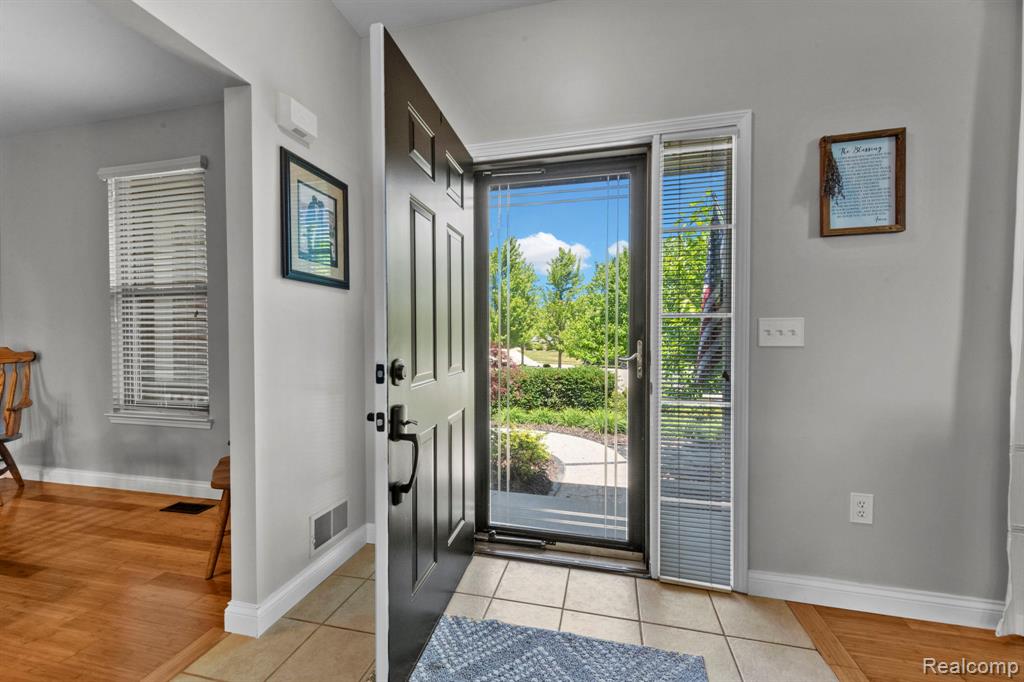 981 Coventry Court, Oxford, MI 48371 — Photo 15