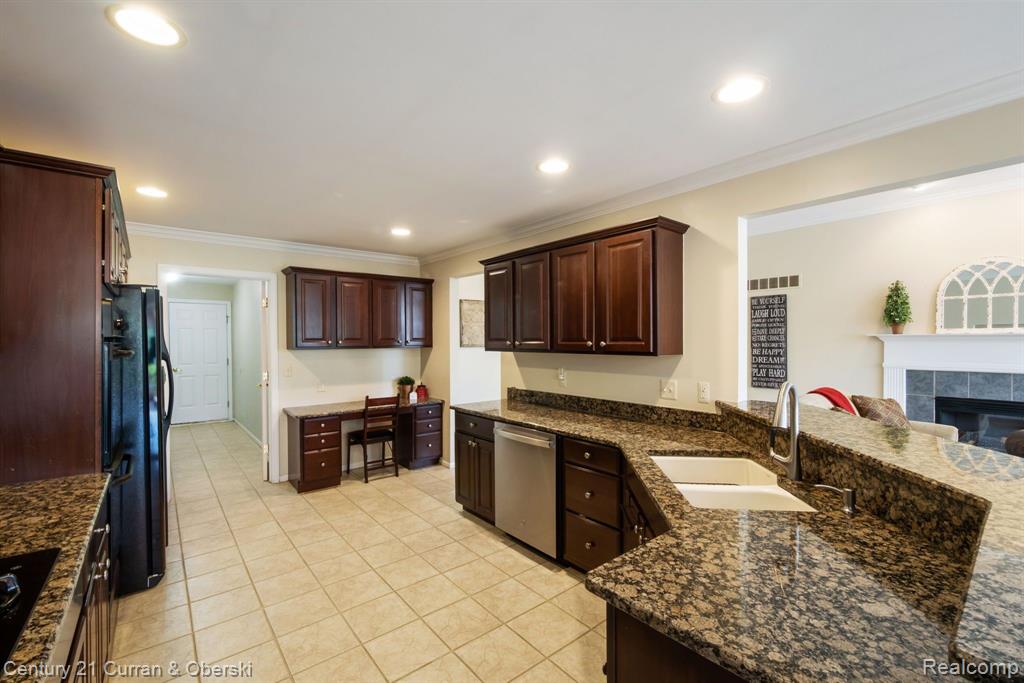 49431 N GLACIER, Northville, MI 48168 — Photo 17