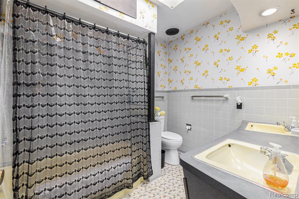 3192 Paint Creek Drive, Oakland, MI — Photo 15