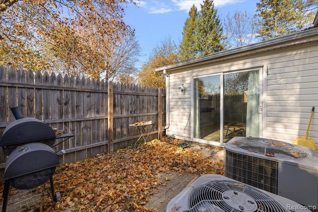 4775 Halberd Street, Commerce Twp, MI 48382 — Photo 33