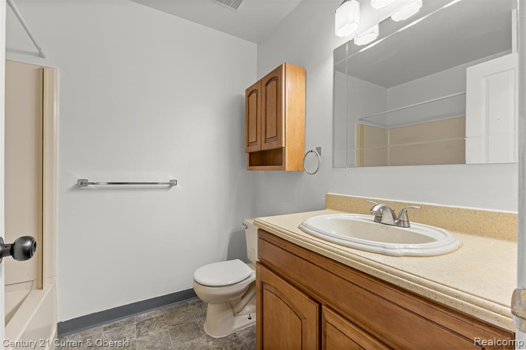 13230 Delavern Street, Rockwood, MI — Photo 10
