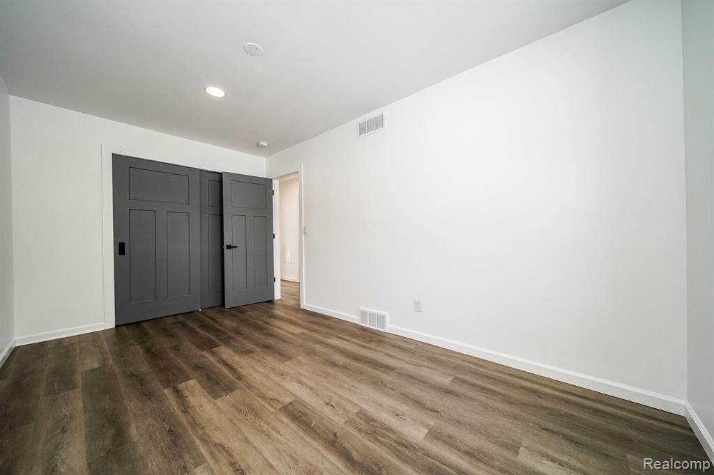6522 ELLINWOOD Drive, White Lake, MI 48383 — Photo 34