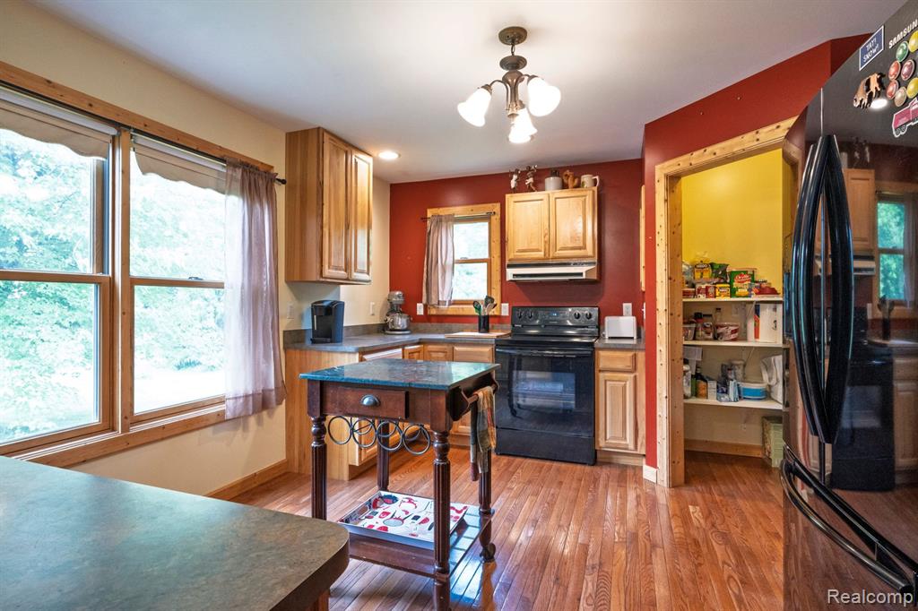 475 Dailey Court, Fowlerville, MI 48836 — Photo 17