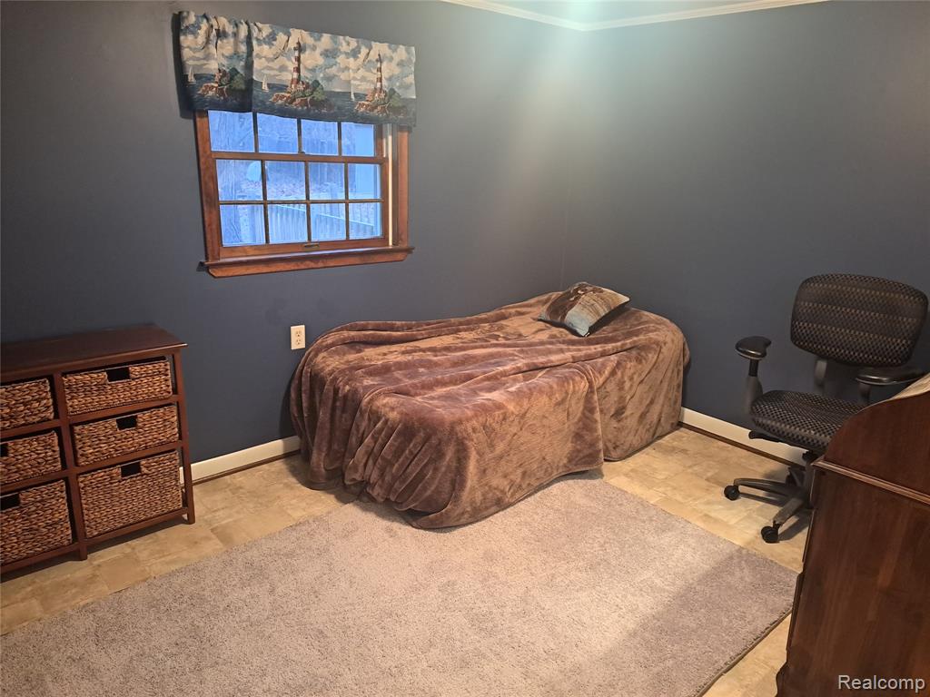 1911 NE Kinmount Drive E, Orion, MI — Photo 11
