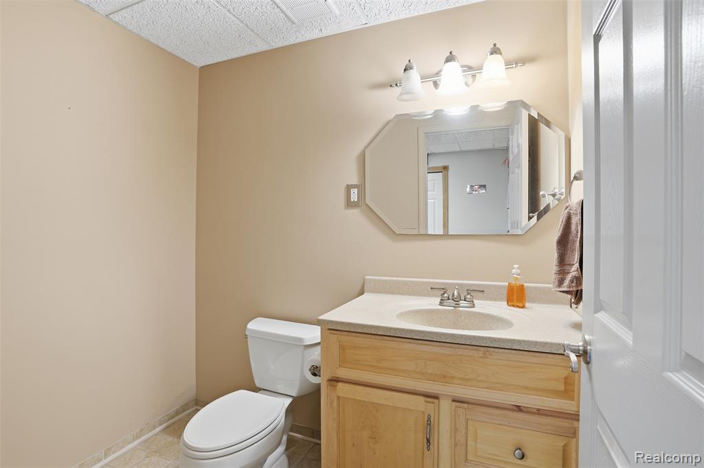 8235 Ironwood Drive, Pinckney, MI 48169 — Photo 28