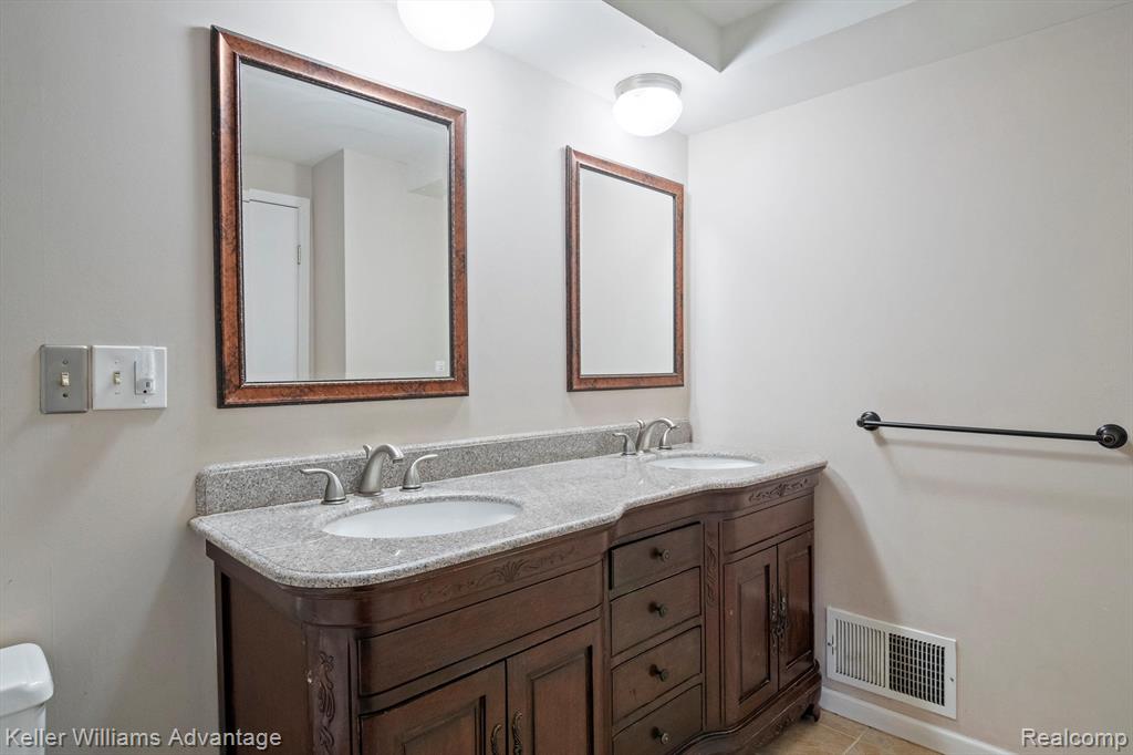 28663 LOWELL N, Southfield, MI 48076 — Photo 15
