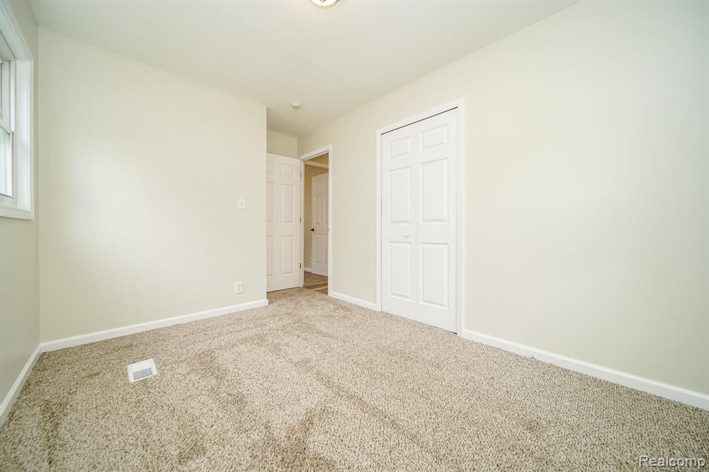 598 COVINGTON Street, South Lyon, MI 48178 — Photo 47
