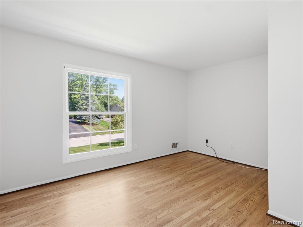 4367 Yorktown Drive, West Bloomfield, MI 48323 — Photo 35