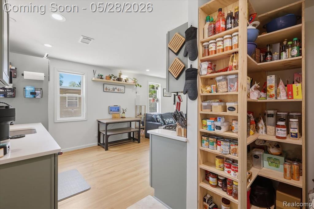 4805 Fenmore Avenue, Waterford, MI 48328 — Photo 14