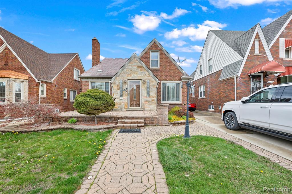 7716 W MORROW Circle, Dearborn, MI 48126 — Photo 2
