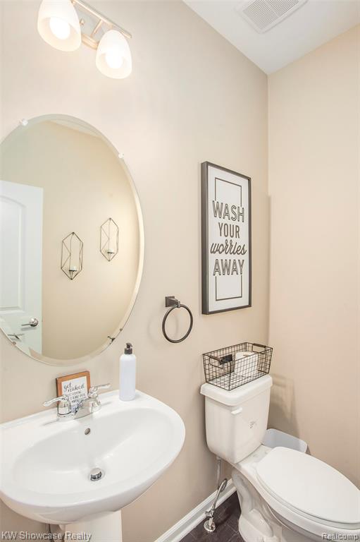 8341 Sharon Drive, White Lake, MI — Photo 10
