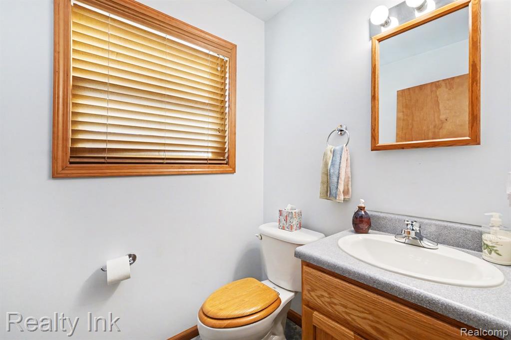 27132 Groveland Street, Madison Heights, MI 48071 — Photo 10