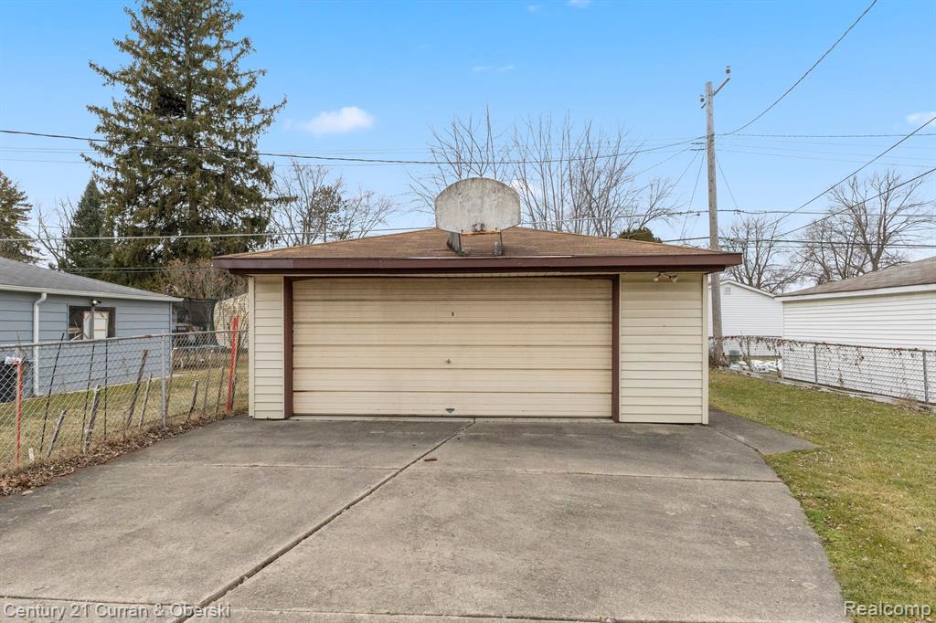 6483 COLONIAL Street, Dearborn Heights, MI 48127 — Photo 29