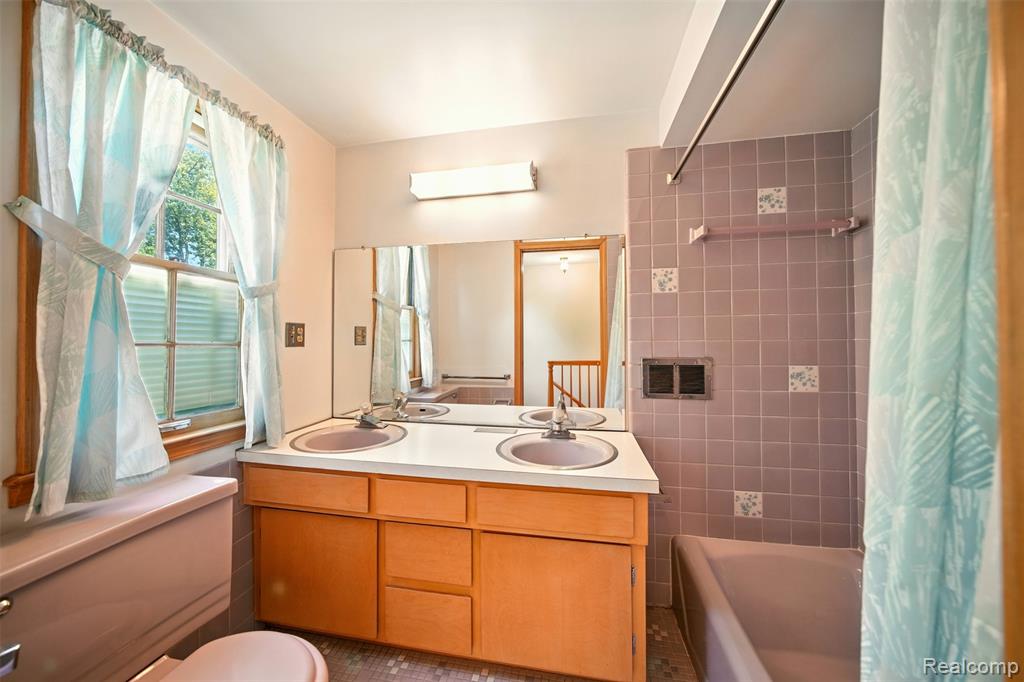 826 Shoreham Road, Grosse Pointe Woods, MI 48236 — Photo 19