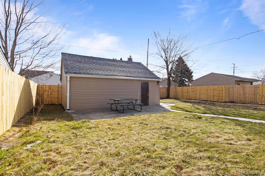 7832 CHASE RD, Dearborn, MI 48126 — Photo 34