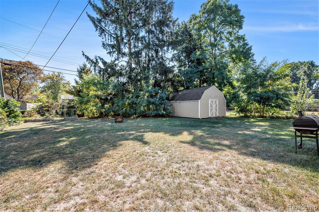 5807 Shetland Way, Waterford, MI 48327 — Photo 5