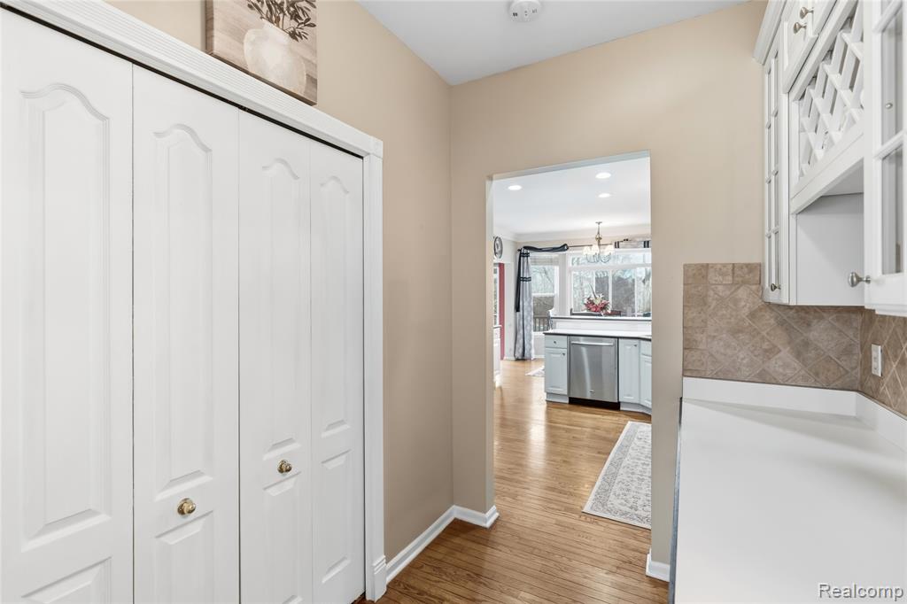 4337 Meadowbrook Court, Grand Blanc, MI 48439 — Photo 15
