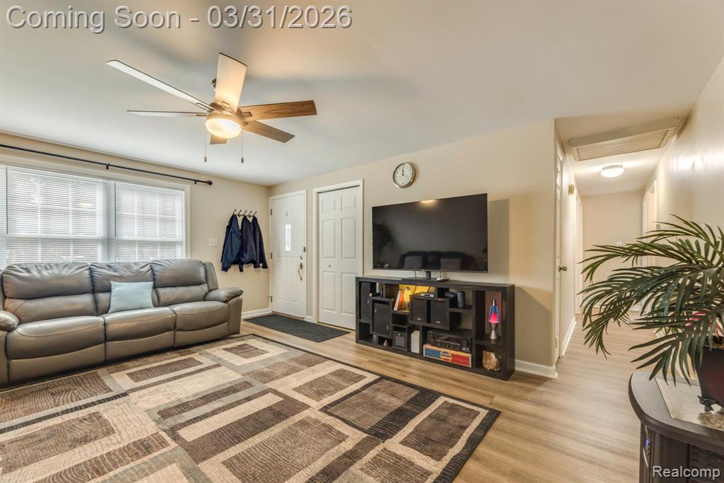 3264 Lake Drive, Fort Gratiot, MI 48059 — Photo 7