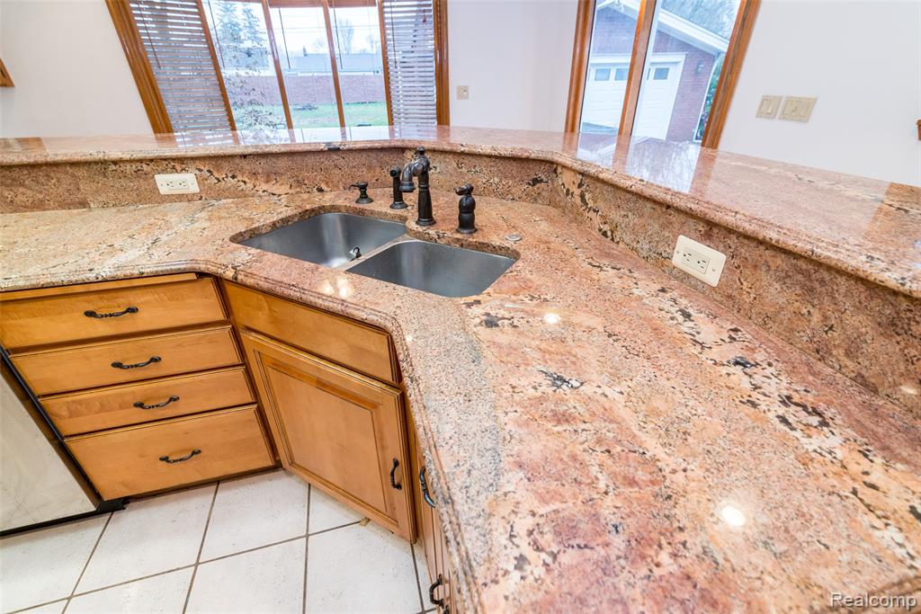 30000 Oakgrove Street, Saint Clair Shores, MI 48082 — Photo 40
