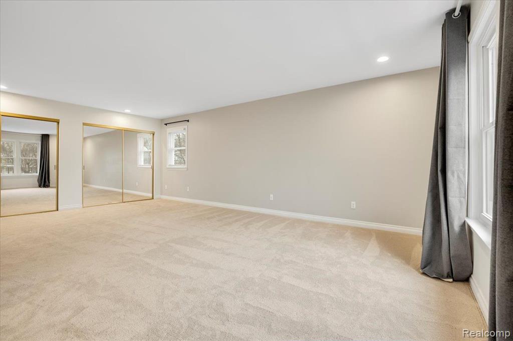 5460 HAMMERSMITH Drive, West Bloomfield, MI — Photo 9
